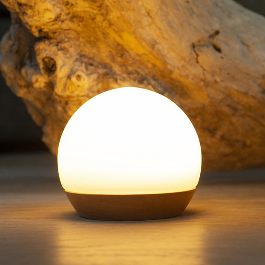 Spring Snowball uppladdningsbar bordlampa LED i munblåst opalglas